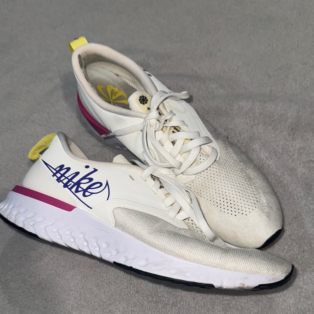 Women's Nike Wmns Odyssey React 2 Flyknit